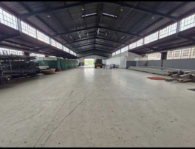 3,029M² WAREHOUSE TO LET IN CITY & SUBURBAN